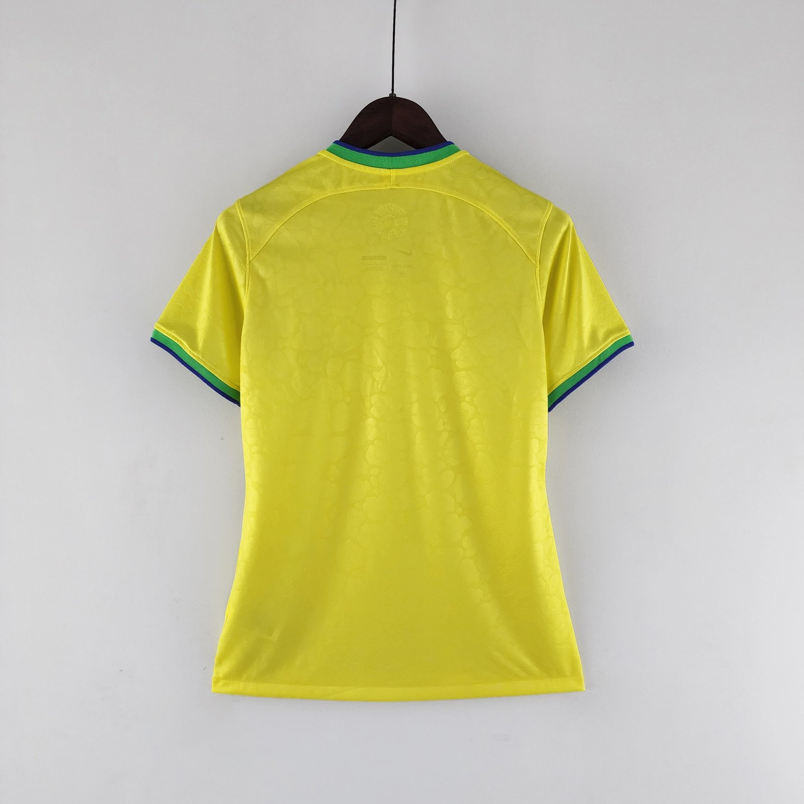 Camisa Seleção Brasileira Amarela (Copa do Mundo) 2022/2023 – Feminina  (Pronta Entrega) – Tamanho M – KS Sports – Camisas de Times e Seleções