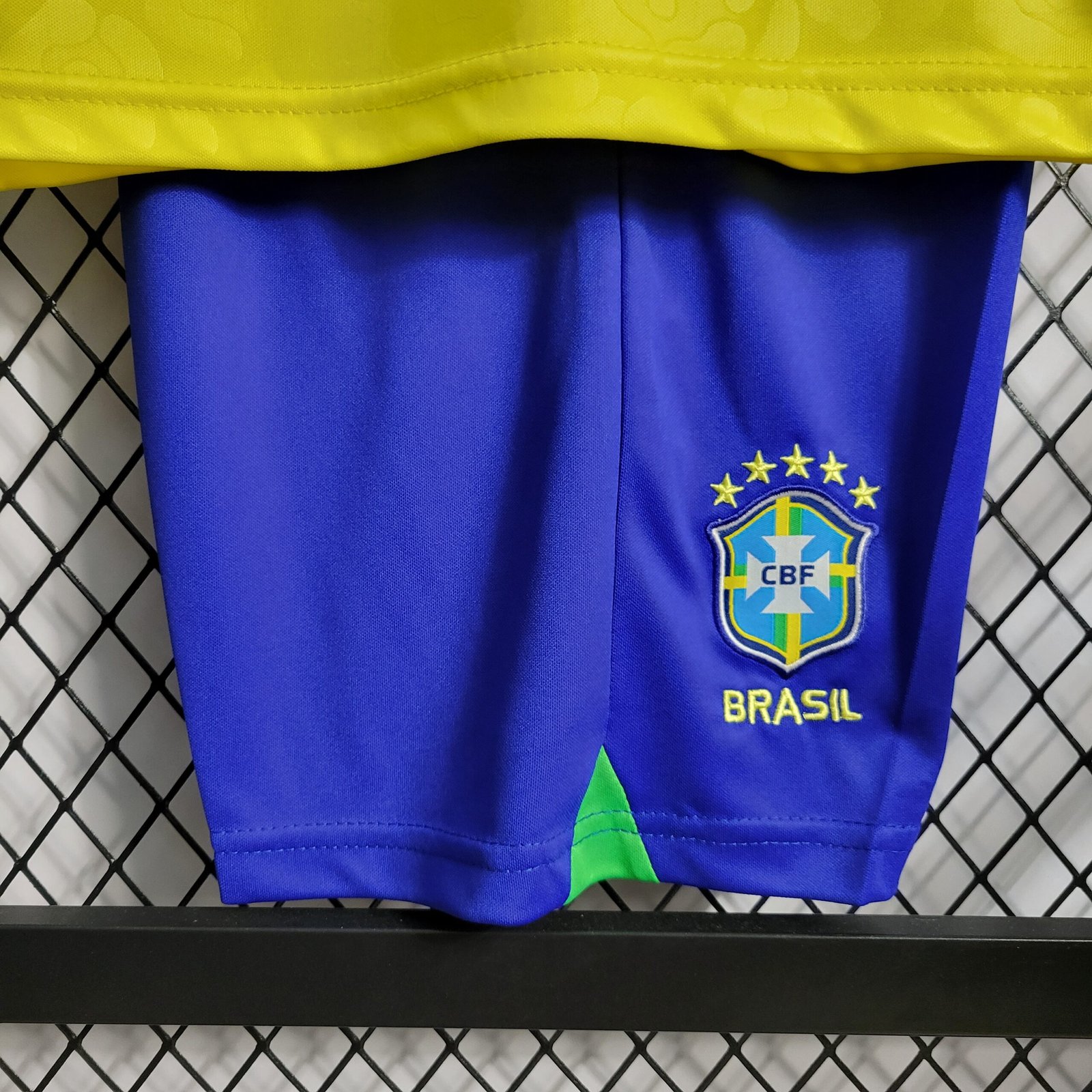 Kit Infantil Brasil (Copa do Mundo) Home 2022/2023 – Camisa e