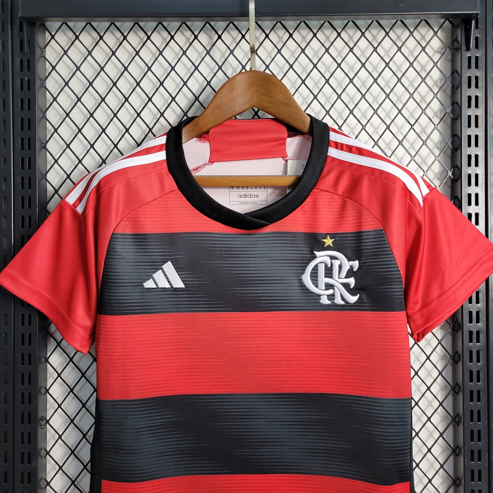 Camisa Flamengo Pré-Jogo 2022/2023 – Preta e Vermelha – Feminina (Pronta  Entrega) – Tamanho P – KS Sports – Camisas de Times e Seleções