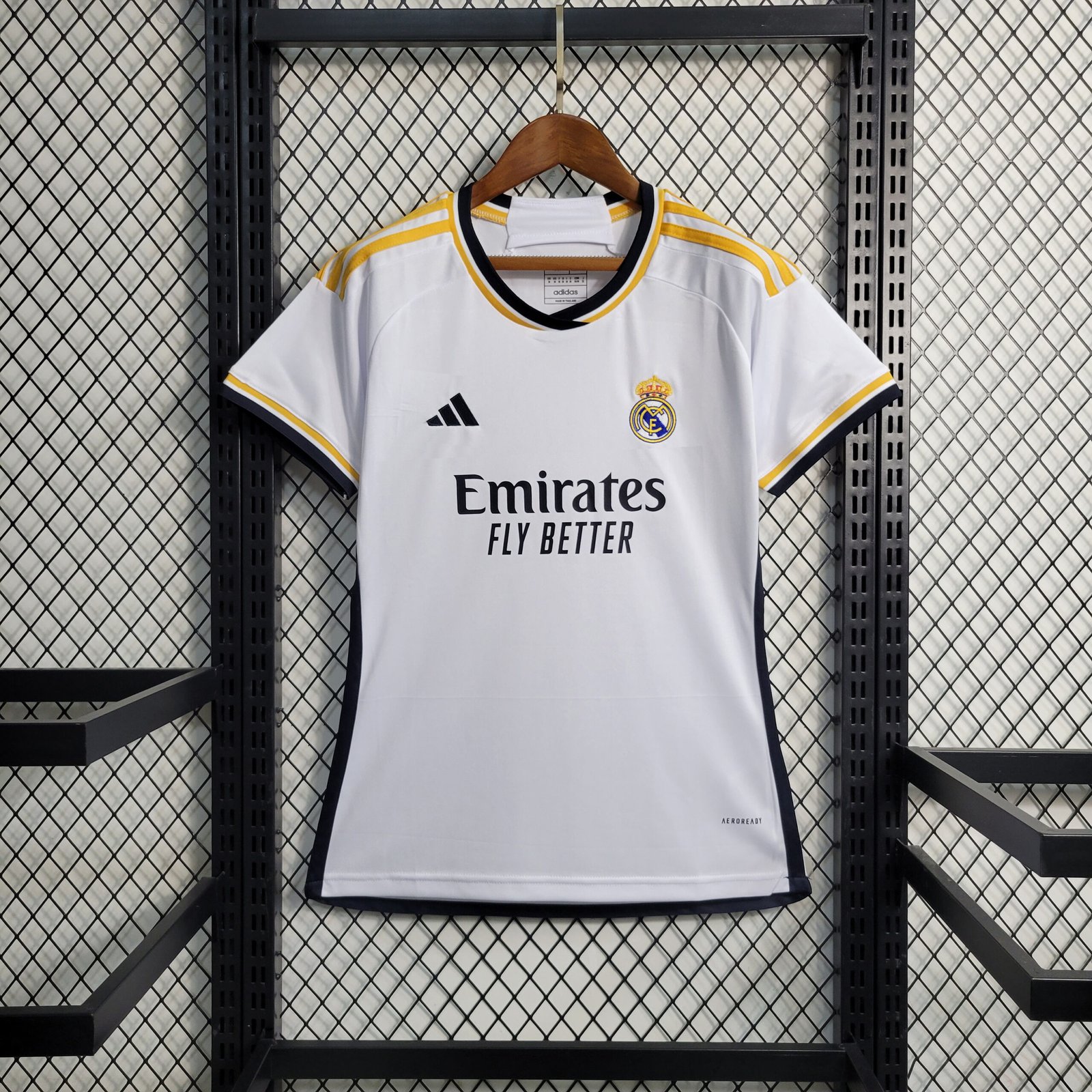 Camisa de Futebol Real Madrid 2023/2024 Third Adidas