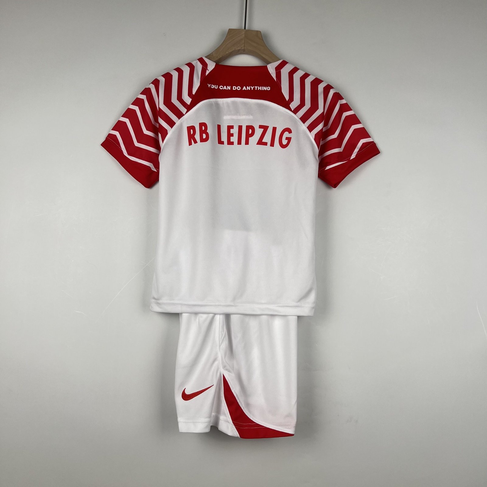Kit Infantil RB Leipzig 2023/2024 Home Branco – Camisa e Short – KS Sports  – Camisas de Times e Seleções