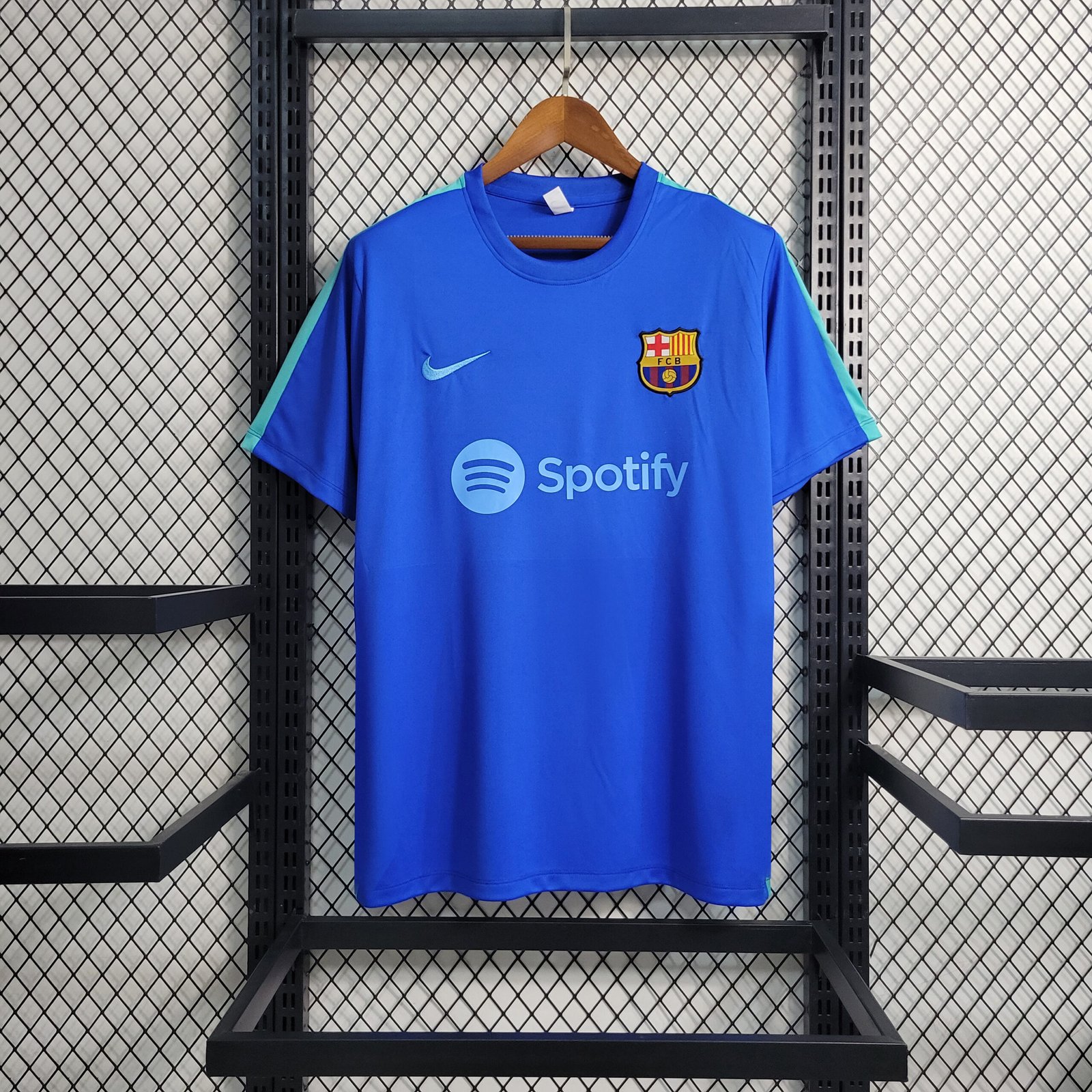 Camisa do Barcelona Treino 2023/2024 – Versão Jogador (Pré Jogo) – KS  Sports – Camisas de Times e Seleções