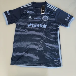 Camisa III do Cruzeiro (Third) 2023/2024 Todos os Patrocínios – Versão Torcedor (Pronta Entrega) - Tamanho 2GG